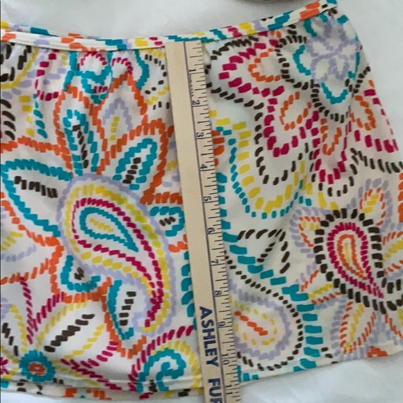 2 piece multicolor paisley print on white - Picture 2 of 6